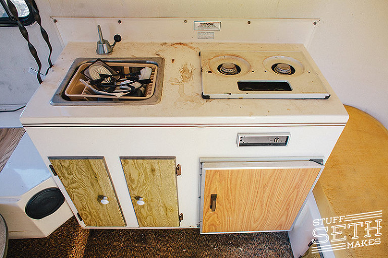 vintage-scamp-travel-trailer-kitchen-remodel-update